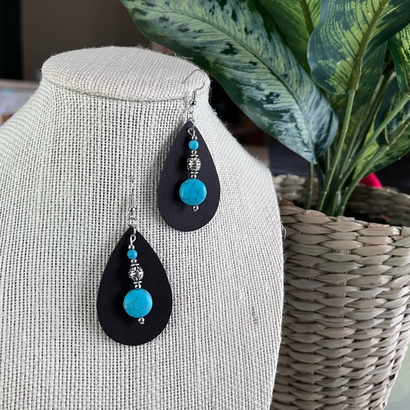 💙Handmade Earrings 💙 - Picture 7 of 11